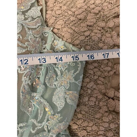Ellie Wilde Mon Cheri Prom Dress. Size 6. Sea foam Green w/opalescent sequins. - Picture 12 of 14